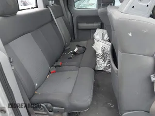 2006 Ford F-150 XLT с VIN 1FTPX14596NA08700, выставлен на аукционе IAAI как лот 42608279 с пробегом 2 160 165 миль миль и . История ставок и продаж доступна на DreamBid. Изображение 8.