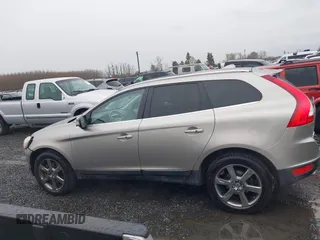 2013 Volvo XC60 T6 with VIN YV4902DZ7D2449646, listed as a IAAI auction lot 41764164 with 129,588 mi miles. Bid and sale history available at carsss.com. Image 14.