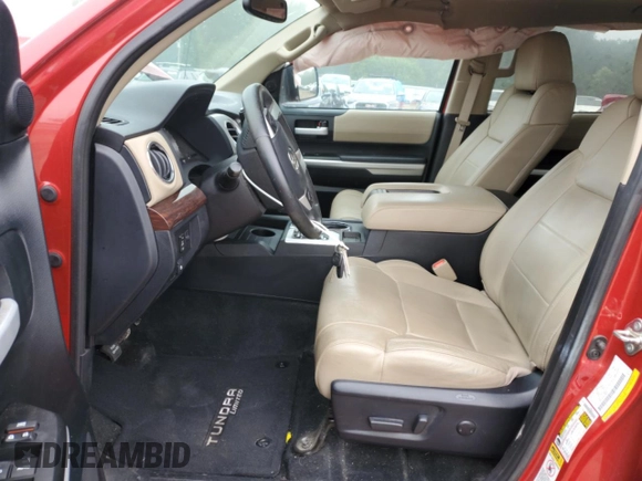 2017 Toyota Tundra Limited z VIN 5TFHW5F10HX595899, wystawiony jako Copart lot #56915095 z przebiegiem 50 700 mil mil oraz Czysty tytuł • Clean title. Historia ofert i sprzedaży dostępna na DreamBid. Obrazek 7.