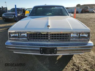 1986 Chevrolet El Camino SS z VIN 3GCCW80H2GS916116, wystawiony jako Copart lot #81963944 z przebiegiem 21 988 mil mil oraz Szkoda całkowita • Salvage title. Historia ofert i sprzedaży dostępna na DreamBid. Obrazek 5.