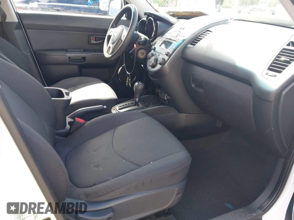 2010 Kia Soul + with VIN KNDJT2A21A7128666, listed as a IAAI auction lot 42019160 with 113,198 mi miles. Bid and sale history available at carsss.com. Image 5.