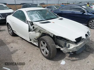 2008 Mercedes-Benz SLK 280 z VIN WDBWK54F18F174473, wystawiony jako IAAI lot #42123501 z przebiegiem 102 143 mil mil oraz . Historia ofert i sprzedaży dostępna na DreamBid. Obrazek 1.