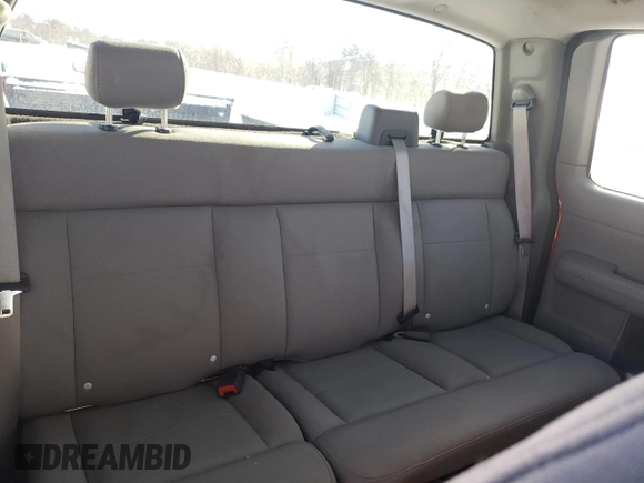 2006 Ford F-150 STX z VIN 1FTRX02W06KB30717, wystawiony jako Copart lot #86604024 z przebiegiem 75 894 mil mil oraz Czysty tytuł • Clean title. Historia ofert i sprzedaży dostępna na DreamBid. Obrazek 10.