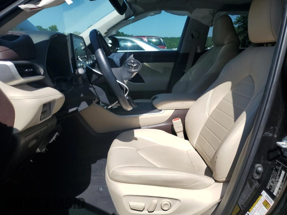 2021 Toyota Highlander XLE with VIN 5TDGZRAH4MS080595, listed as a Copart auction lot 61874615 with 56,315 mi miles and Salvage title. Bid and sale history available at DreamBid. Image 7.