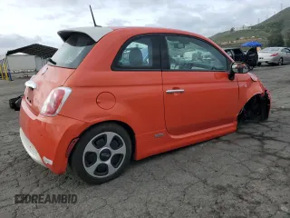 2015 FIAT 500e with VIN 3C3CFFGE1FT507277, listed as a Copart auction lot 51391845 with 88,760 mi miles and Salvage title. Bid and sale history available at DreamBid. Image 3.