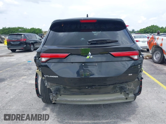 2024 Mitsubishi Outlander SE z VIN JA4J3VA89RZ076932, wystawiony jako IAAI lot #42387815 z przebiegiem 18 228 mil mil oraz . Historia ofert i sprzedaży dostępna na DreamBid. Obrazek 17.