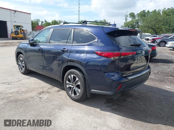 2023 Toyota Highlander L with VIN 5TDKDRBH5PS039744, listed as a IAAI auction lot 42776603 with 15,840 mi miles and . Bid and sale history available at DreamBid. Image 3.