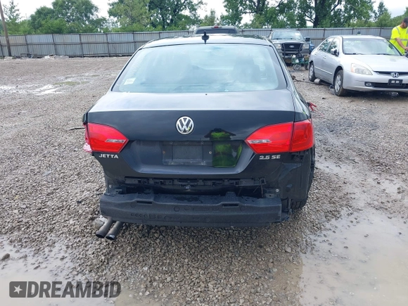 2013 Volkswagen Jetta SE with VIN 3VWDX7AJ1DM352551, listed as a IAAI auction lot 42473476 with 95,612 mi miles and . Bid and sale history available at DreamBid. Image 6.