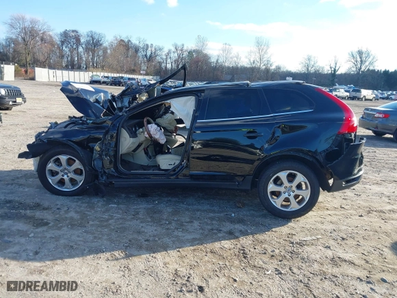2013 Volvo XC60 3.2L with VIN YV4952DL4D2367869, listed as a IAAI auction lot 40990083 with 1 mi miles. Bid and sale history available at carsss.com. Image 15.
