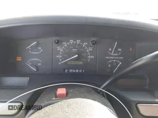 1993 Ford F-150 z VIN 1FTEX14H5PKA70504, wystawiony jako IAAI lot #41700760 z przebiegiem 208 794 mil mil oraz . Historia ofert i sprzedaży dostępna na DreamBid. Obrazek 7.