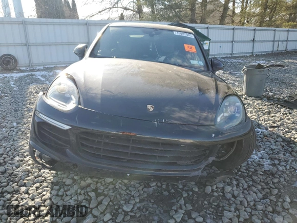 2016 Porsche Cayenne with VIN WP1AA2A21GKA38072, listed as a Copart auction lot 43082985 with 0 mi miles and Salvage Title. Bid and sale history available at carsss.com. Image 5.