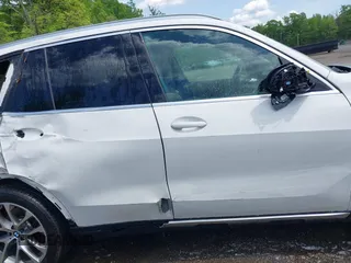 2024 BMW X5 xDrive40i with VIN 5UX23EU00R9V34355, listed as a IAAI auction lot 42135650 with 25,098 mi miles and . Bid and sale history available at DreamBid. Image 13.