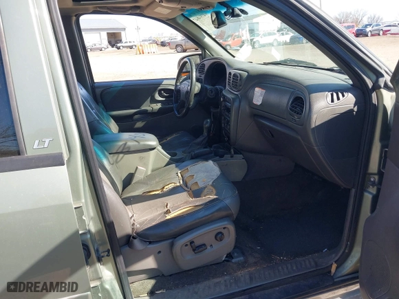 2004 Chevrolet TrailBlazer LS with VIN 1GNDT13S142119527, listed as a IAAI auction lot 41814047 with 210,762 mi miles. Bid and sale history available at carsss.com. Image 5.