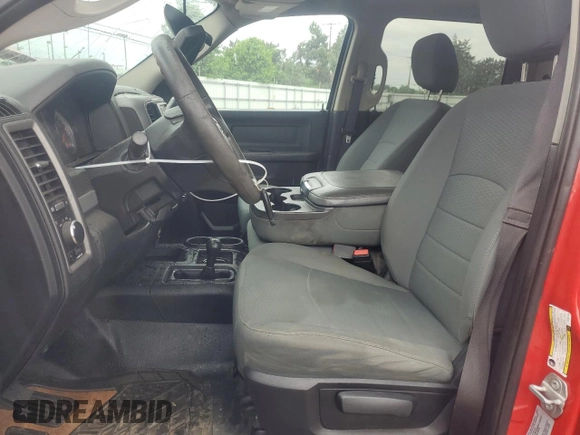 2017 Ram 2500 Tradesman z VIN 3C6UR5CJ6HG581799, wystawiony jako Copart lot #53799814 z przebiegiem 120 471 mil mil oraz Szkoda całkowita • Salvage title. Historia ofert i sprzedaży dostępna na DreamBid. Obrazek 7.