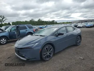 2024 Toyota Prius LE z VIN JTDACAAU4R3024042, wystawiony jako Copart lot #57765435 z przebiegiem 27 073 mil mil oraz Szkoda całkowita • Salvage title. Historia ofert i sprzedaży dostępna na DreamBid. Obrazek 1.