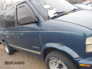 1998 GMC Safari with VIN 1GKDM19W2WB504540, listed as a IAAI auction lot 41977868 with Not Provided miles. Bid and sale history available at carsss.com. Image 6.
