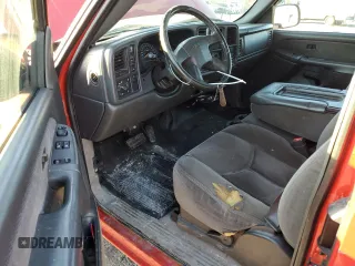 2003 GMC Sierra 2500HD SLE z VIN 1GTHK29U63E338962, wystawiony jako Copart lot #50282165 z przebiegiem 171 252 mil mil oraz Czysty tytuł • Clean title. Historia ofert i sprzedaży dostępna na DreamBid. Obrazek 8.