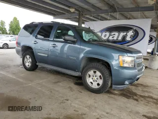 2010 Chevrolet Tahoe LT z VIN 1GNUKBE09AR257856, wystawiony jako Copart lot #55320645 z przebiegiem 225 943 mil mil oraz Czysty tytuł • Clean title. Historia ofert i sprzedaży dostępna na DreamBid. Obrazek 4.