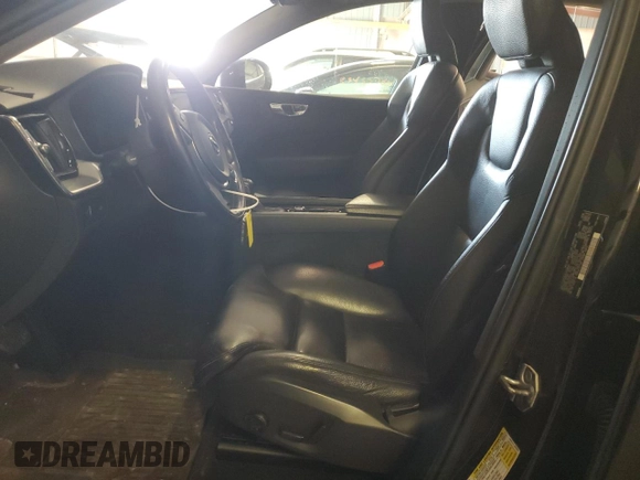 2019 Volvo XC60 Momentum с VIN LYV102RK0KB298544, выставлен на аукционе Copart как лот 83445524 с пробегом 119 287 миль миль и Списание • Salvage title. История ставок и продаж доступна на DreamBid. Изображение 7.