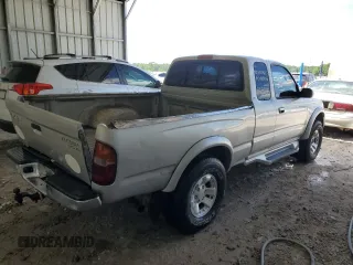 2000 Toyota Tacoma with VIN 4TAWN72N0YZ589681, listed as a Copart auction lot 55219145 with 204,946 mi miles and Salvage title. Bid and sale history available at DreamBid. Image 3.