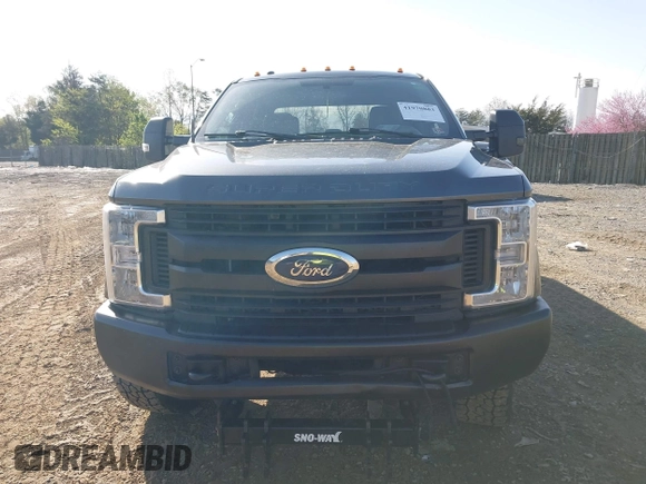 2018 Ford Super Duty F-250 SRW XL with VIN 1FT7W2B64JEC34849, listed as a IAAI auction lot 41970883 with 191,631 mi miles. Bid and sale history available at carsss.com. Image 12.
