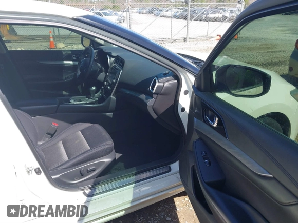 2016 Nissan Maxima SV with VIN 1N4AA6APXGC402994, listed as a IAAI auction lot 41741709 with 96,681 mi miles and . Bid and sale history available at DreamBid. Image 5.