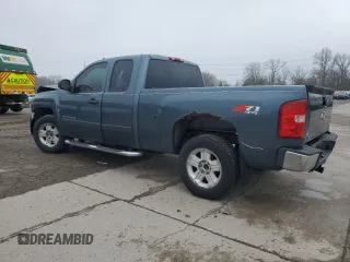 2007 Chevrolet Silverado 1500 1LT with VIN 1GCEK19047Z562949, listed as a Copart auction lot 52038545 with 266,966 mi miles and Salvage Title. Bid and sale history available at DreamBid. Image 2.