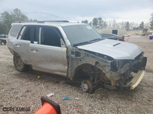2023 Toyota 4Runner TRD Off Road Premium with VIN JTERU5JR6P6092479, listed as a Copart auction lot 47987675 with 31,718 mi miles and Salvage Title. Bid and sale history available at carsss.com. Image 4.