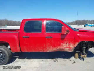 2011 Chevrolet Silverado 1500 LT with VIN 3GCPKSE31BG403653, listed as a IAAI auction lot 41764157 with 207,967 mi miles. Bid and sale history available at carsss.com. Image 14.