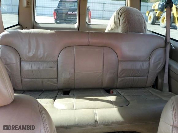 1998 Chevrolet Tahoe with VIN 3GNEK18R0WG114682, listed as a Copart auction lot 75619714 with 208,770 mi miles and Clean Title. Bid and sale history available at carsss.com. Image 10.