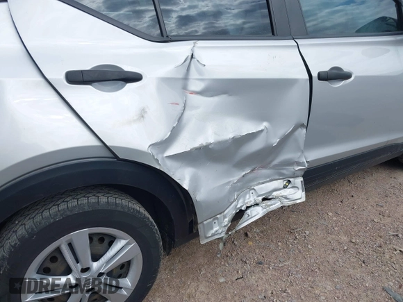 2020 Nissan Kicks S with VIN 3N1CP5BV0LL562392, listed as a IAAI auction lot 41808755 with 79,857 mi miles. Bid and sale history available at carsss.com. Image 6.