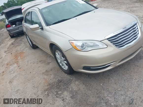 2014 Chrysler 200 Touring with VIN 1C3CCBBBXEN118019, listed as a IAAI auction lot 42154127 with 140,301 mi miles and . Bid and sale history available at carsss.com. Image 1.