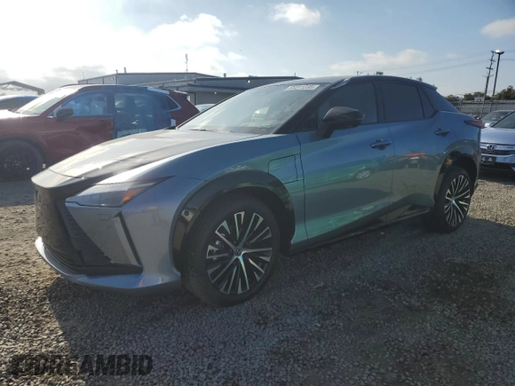 2024 Lexus RZ 300e Premium с VIN JTJABABB2RA003229, выставлен на аукционе Copart как лот 55311235 с пробегом 2 759 миль миль и Списание • Salvage title. История ставок и продаж доступна на DreamBid. Изображение 1.