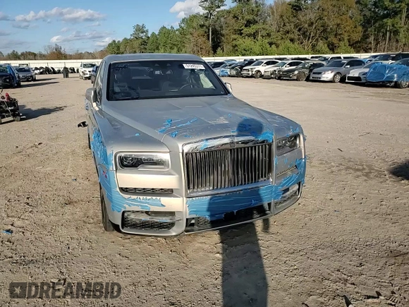 2020 Rolls-Royce Cullinan z VIN SLATV4C03LU202157, wystawiony jako Copart lot #51245311 z przebiegiem Nie podano mil oraz Szkoda całkowita • Salvage title. Historia ofert i sprzedaży dostępna na DreamBid. Obrazek 11.
