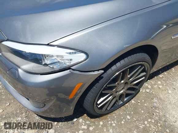 2012 BMW 5 Series 535i xDrive z VIN WBAFU7C58CDU63402, wystawiony jako IAAI lot #42317701 z przebiegiem 118 060 mil mil oraz . Historia ofert i sprzedaży dostępna na DreamBid. Obrazek 6.