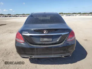 2018 Mercedes-Benz C 300 z VIN 55SWF4JB3JU279901, wystawiony jako Copart lot #45279765 z przebiegiem 100 768 mil mil oraz Szkoda całkowita • Salvage title. Historia ofert i sprzedaży dostępna na DreamBid. Obrazek 6.
