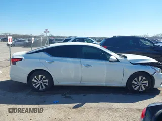 2020 Nissan Altima S with VIN 1N4BL4BV8LC131735, listed as a IAAI auction lot 41657382 with 121,267 mi miles and . Bid and sale history available at carsss.com. Image 13.