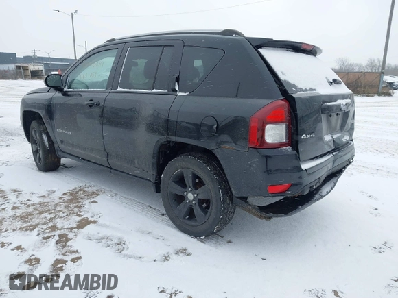 2016 Jeep Compass High Altitude z VIN 1C4NJDEB8GD758174, wystawiony jako IAAI lot #41235089 z przebiegiem 144 841 mil mil oraz . Historia ofert i sprzedaży dostępna na DreamBid. Obrazek 3.