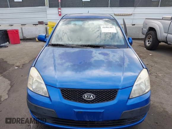 2008 Kia Rio LX with VIN KNADE123486365738, listed as a IAAI auction lot 41902367 with 248,194 mi miles. Bid and sale history available at carsss.com. Image 11.