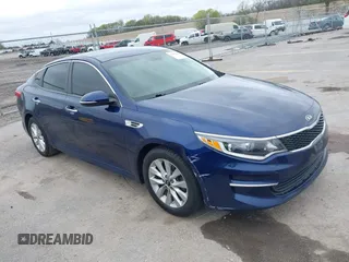 2017 Kia Optima LX z VIN 5XXGT4L3XHG165776, wystawiony jako IAAI lot #42132076 z przebiegiem 211 439 mil mil oraz . Historia ofert i sprzedaży dostępna na DreamBid. Obrazek 1.