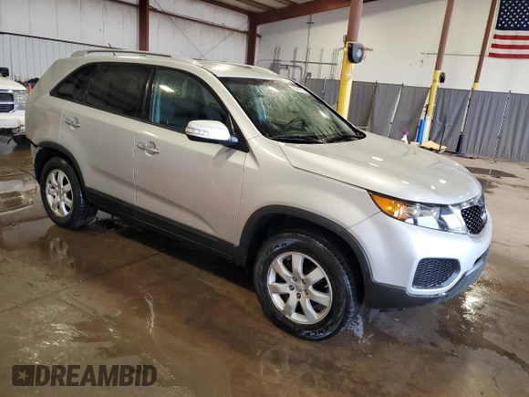2013 Kia Sorento LX with VIN 5XYKT4A20DG402804, listed as a Copart auction lot 53263915 with 103,574 mi miles and Salvage Title. Bid and sale history available at carsss.com. Image 4.