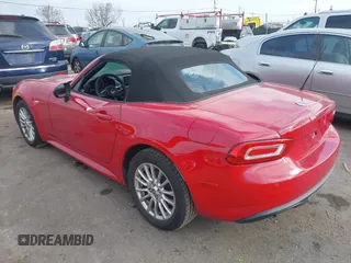 2017 FIAT 124 Spider Lusso z VIN JC1NFAEK6H0108832, wystawiony jako IAAI lot #41451223 z przebiegiem Nie podano mil oraz . Historia ofert i sprzedaży dostępna na DreamBid. Obrazek 3.
