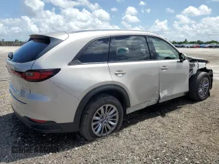 2025 Mazda CX-90 Preferred z VIN JM3KKBHD9S1197356, wystawiony jako Copart lot #60293755 z przebiegiem 14 491 mil mil oraz Czysty tytuł • Clean title. Historia ofert i sprzedaży dostępna na DreamBid. Obrazek 3.