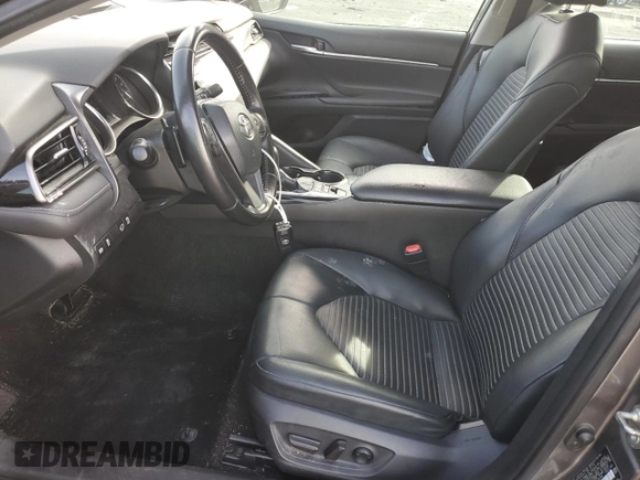 2019 Toyota Camry Hybrid LE z VIN 4T1B21HKXKU518106, wystawiony jako Copart lot #77074883 z przebiegiem 147 442 mil mil oraz Szkoda całkowita • Salvage title. Historia ofert i sprzedaży dostępna na DreamBid. Obrazek 7.