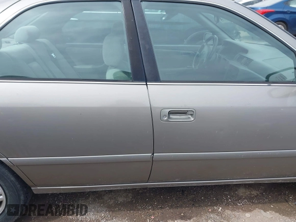 2001 Toyota Camry CE with VIN 4T1BG22K01U060588, listed as a IAAI auction lot 42040071 with 165,446 mi miles and . Bid and sale history available at DreamBid. Image 13.
