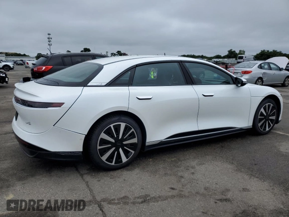 2023 Lucid Air Pure z VIN 50EA1PFAXPA006463, wystawiony jako Copart lot #65423074 z przebiegiem 4488 mil mil oraz Szkody całkowita. Historia ofert i sprzedaży dostępna na DreamBid. Obrazek 3.