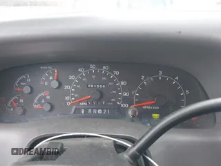 2001 Ford F-250 XL z VIN 1FTNX21L41EA04501, wystawiony jako IAAI lot #41857447 z przebiegiem 291 556 mil mil oraz . Historia ofert i sprzedaży dostępna na DreamBid. Obrazek 7.