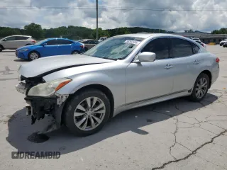 2012 Infiniti M z VIN JN1BY1AR6CM391045, wystawiony jako Copart lot #56382555 z przebiegiem 125 052 mil mil oraz Szkoda całkowita • Salvage title. Historia ofert i sprzedaży dostępna na DreamBid. Obrazek 1.