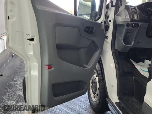 2017 Ford Transit z VIN 1FTYR1YM1HKB36417, wystawiony jako IAAI lot #42617602 z przebiegiem 96 942 mil mil oraz . Historia ofert i sprzedaży dostępna na DreamBid. Obrazek 32.