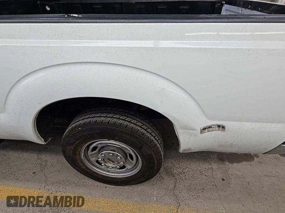 2014 Ford F-250 XL z VIN 1FT7X2A68EEB73610, wystawiony jako IAAI lot #42853124 z przebiegiem 150 899 mil mil oraz . Historia ofert i sprzedaży dostępna na DreamBid. Obrazek 17.